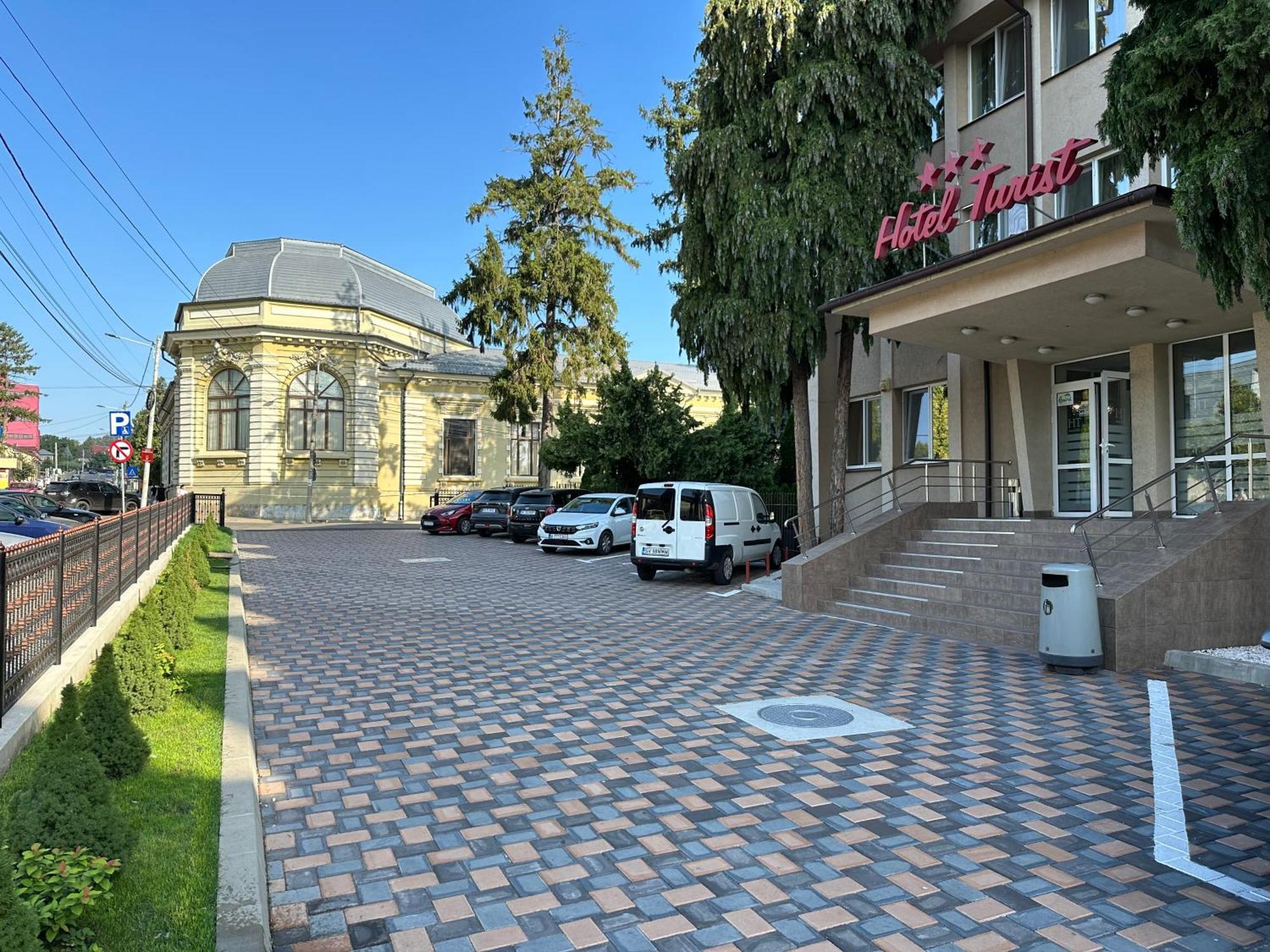 Hotel Turist Fălticeni Exteriér fotografie
